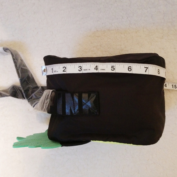 VS PINK Insulated Pineapple Crossbody Cooler Bag - Picture 5 of 8